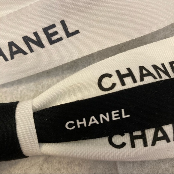 Chanel Gift Wrapping 2 Ribbons - Picture 5 of 9